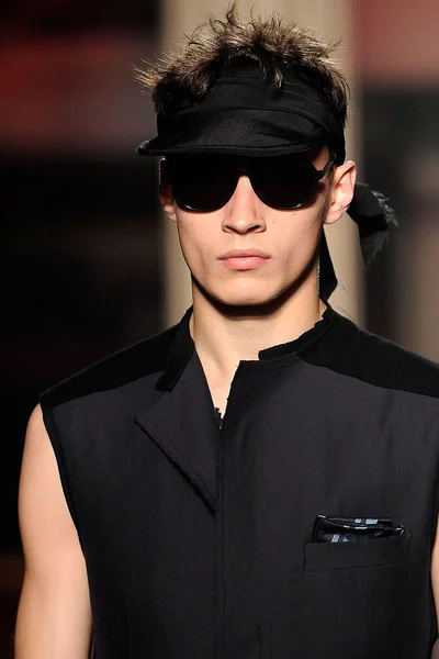 Look 1